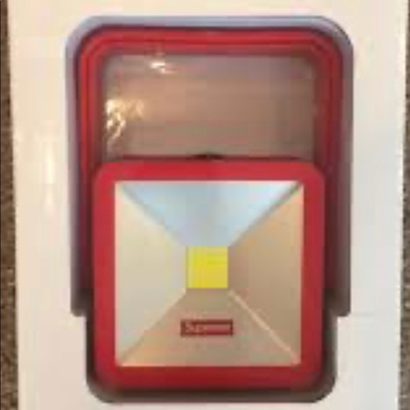 Supreme LED Magnetic Kickstand Light - Picture 2 of 2